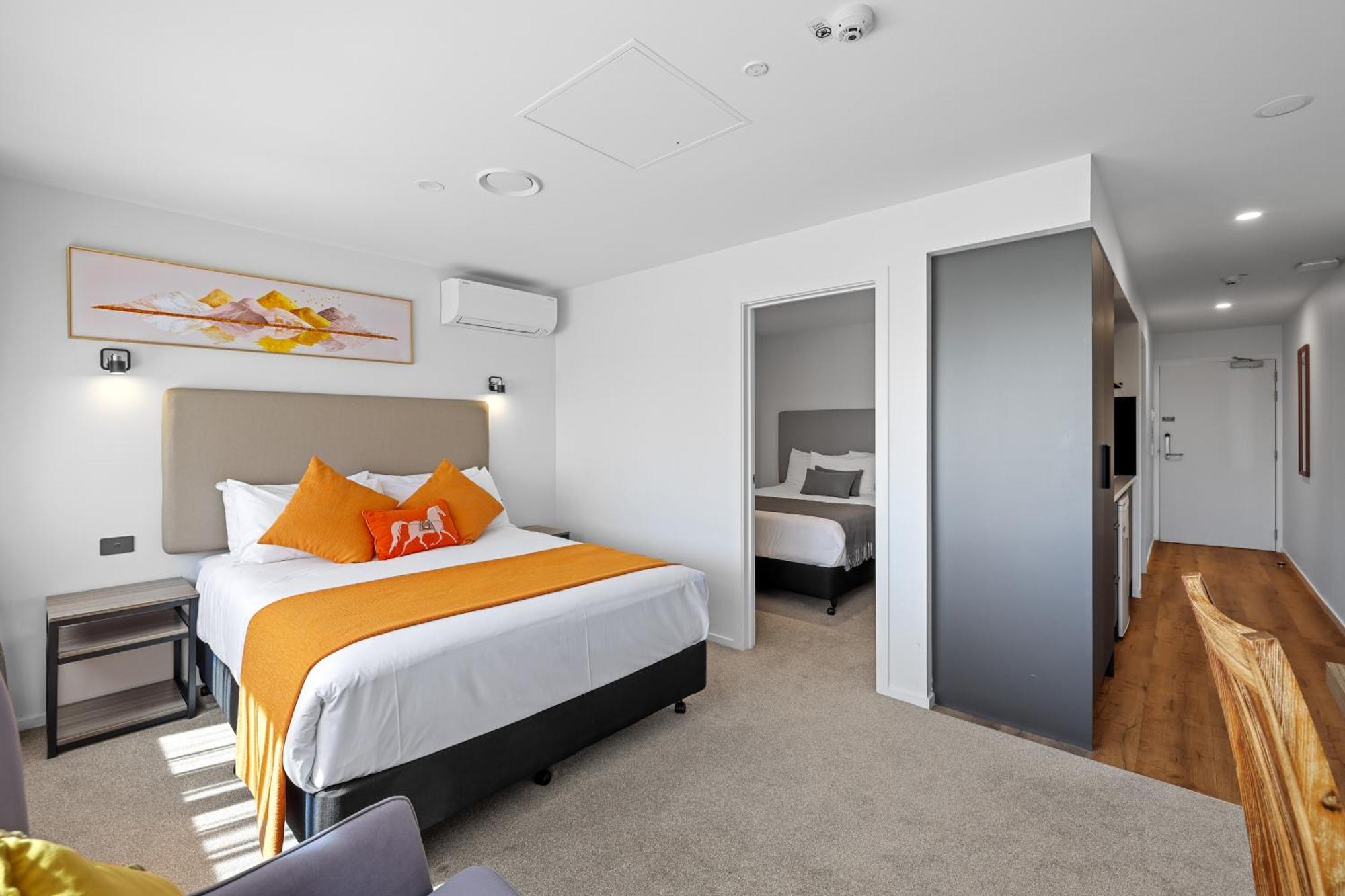 Golden Hotel Christchurch Exterior photo